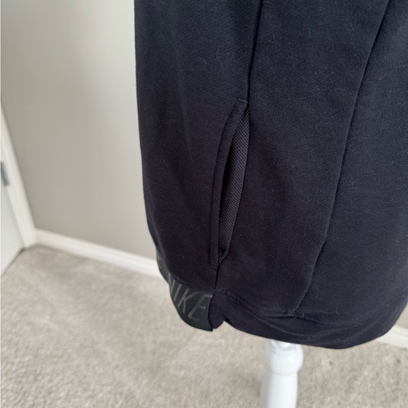 Nike Women’s Black Dri-FIT Pullover with Pockets Medium - Picture 3 of 10